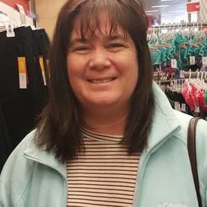 Meet your Posher, Leeann